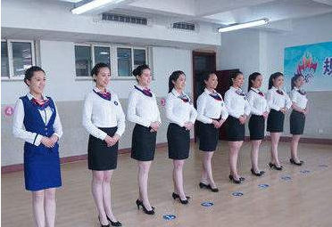 國內(nèi)航空公司面試注意事項(xiàng)之東航、海航禮儀服務(wù)詳解